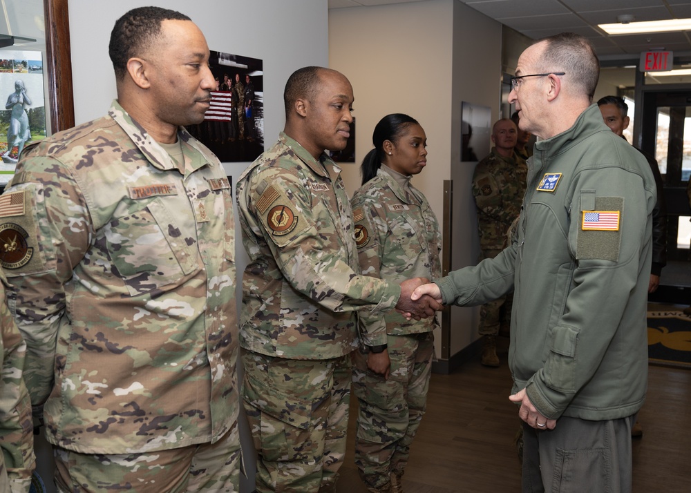 Lt. Gen. Healy visits Barksdale, underscores reserve bomber readiness