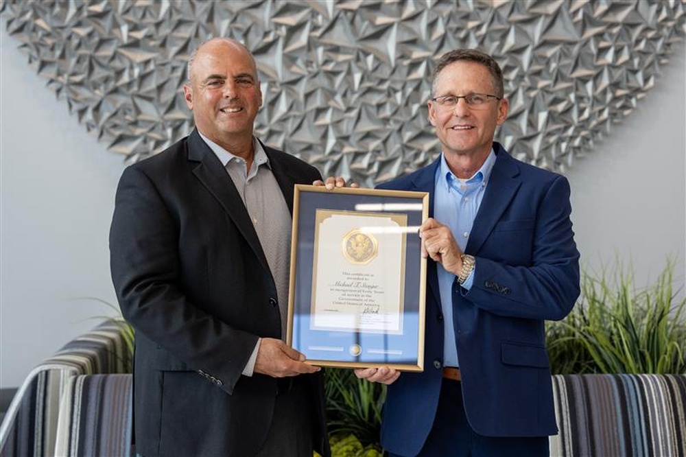 Stenger celebrates 40 years with NAWCWD