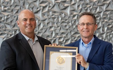 Stenger celebrates 40 years with NAWCWD