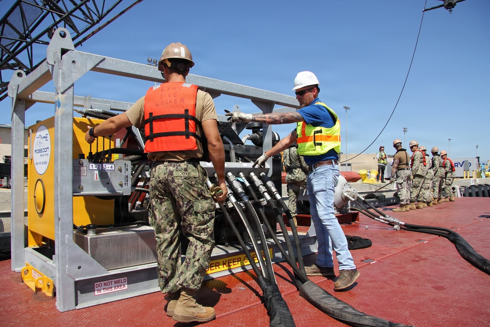 NAVFAC EXWC Tests, Evaluates Modular Barge System for Warfighter Needs