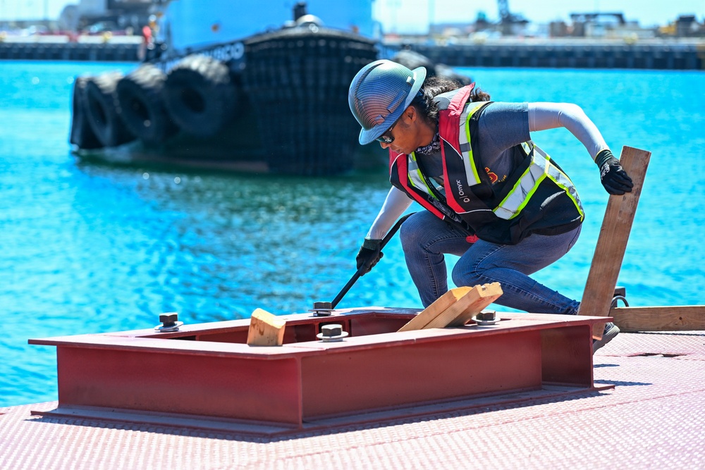 NAVFAC EXWC Tests, Evaluates Modular Barge System for Warfighter Needs