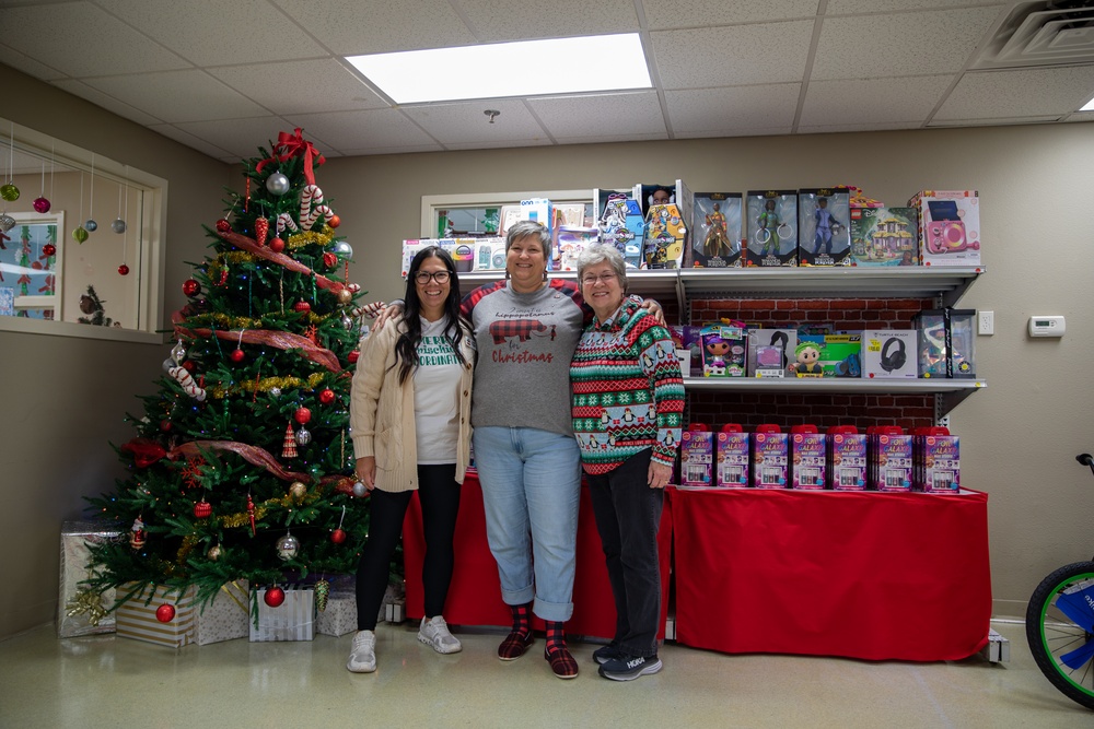 Have Yourself a Merry Little Ruck March: JBLM service members and volunteers spread holiday cheer