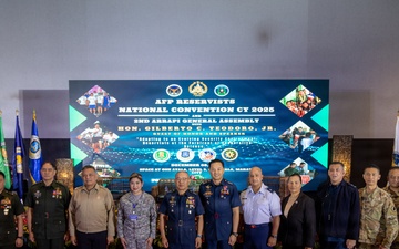 Guam and Hawaii Guards strengthen ties at historic Philippine reservist convention