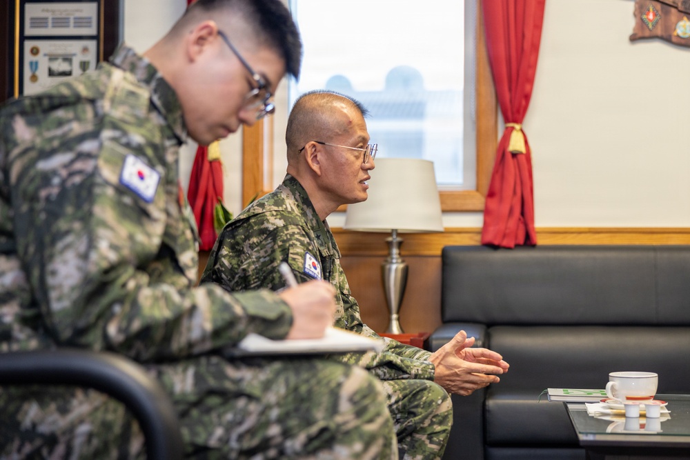 MARFORPAC Commander meets with key US-ROK leaders