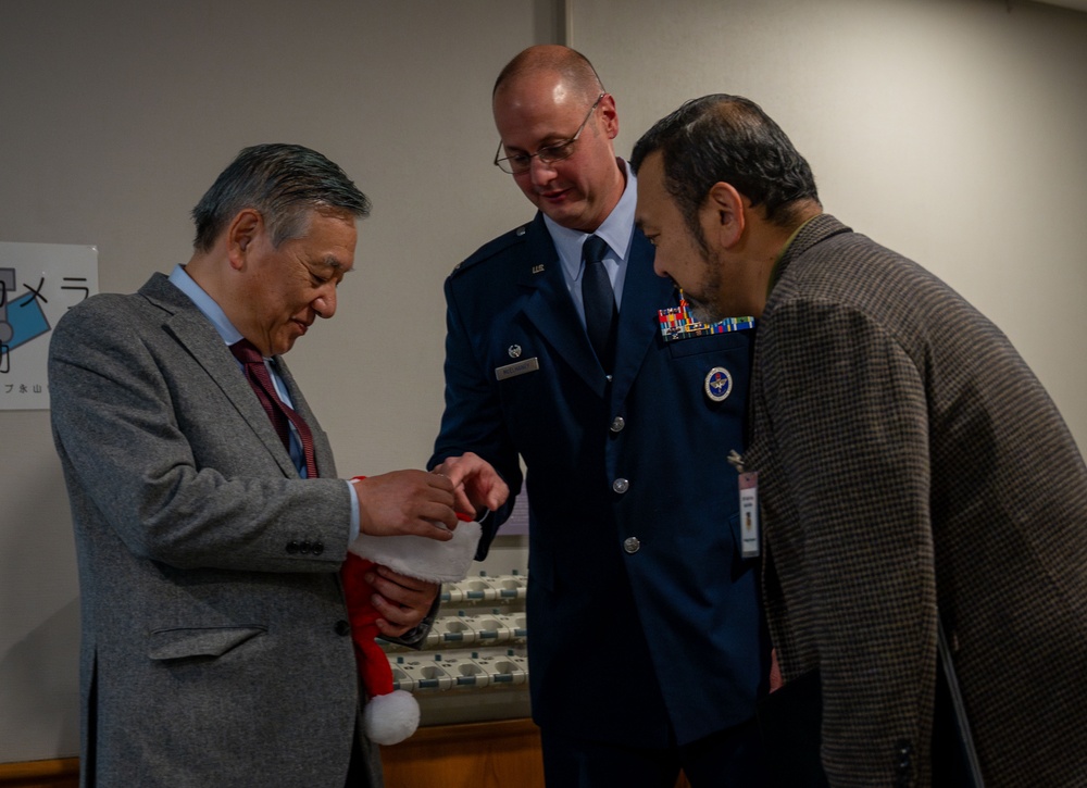 PACAF Band spreads holiday cheer through music