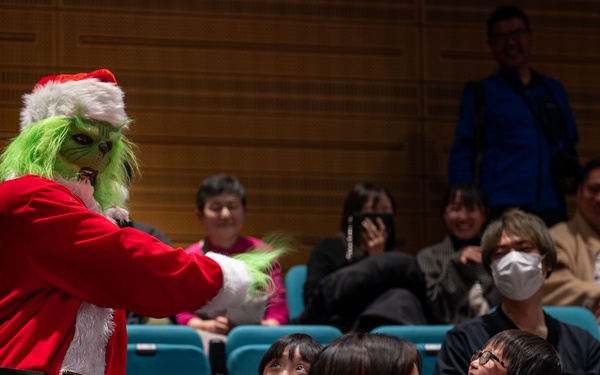 PACAF Band spreads holiday cheer through music