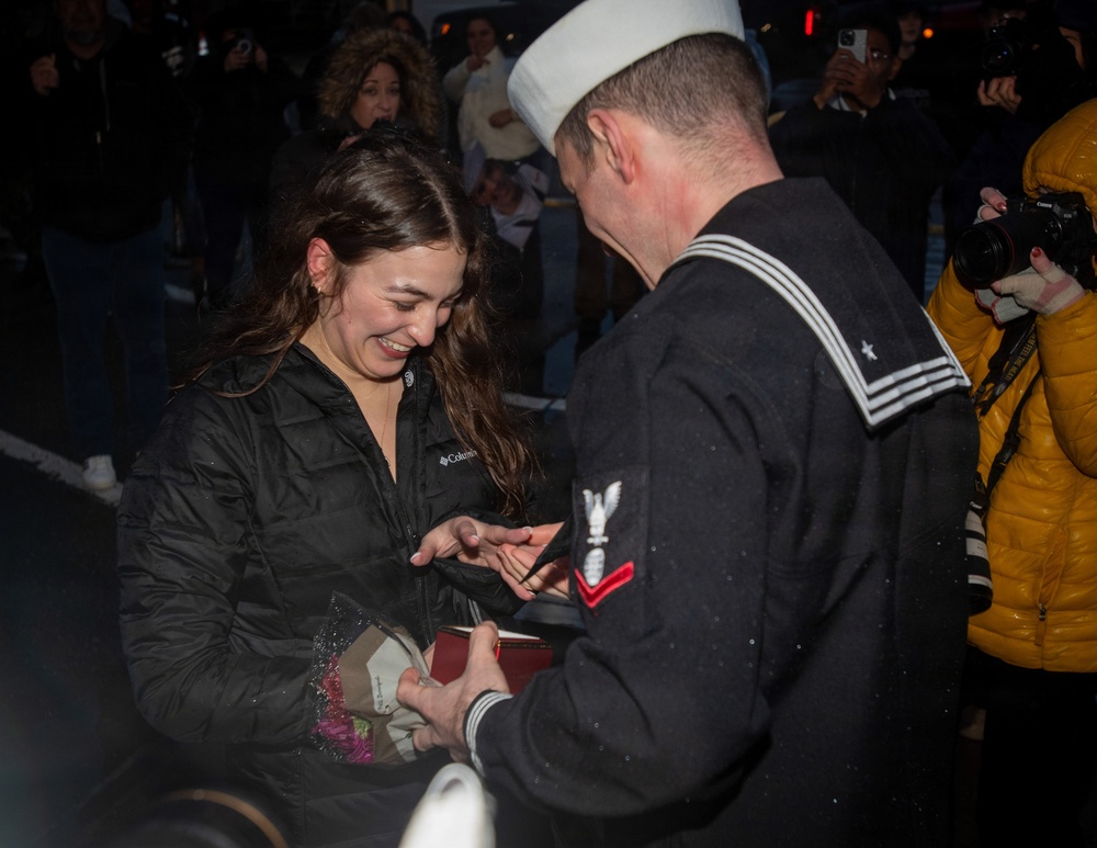 USS Nimitz Returns to Home Port
