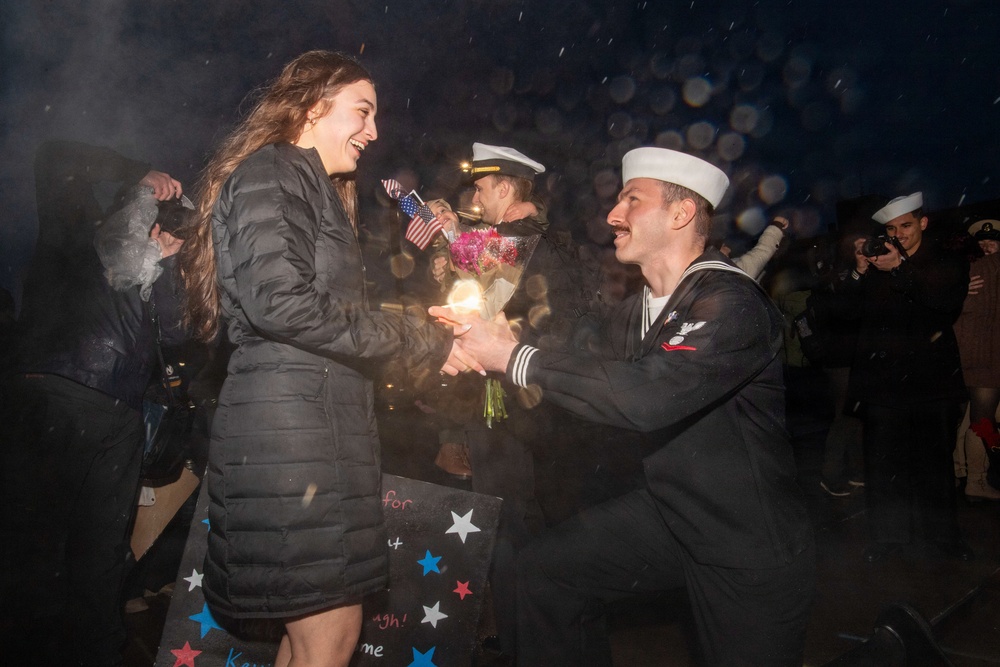 USS Nimitz Returns to Home Port