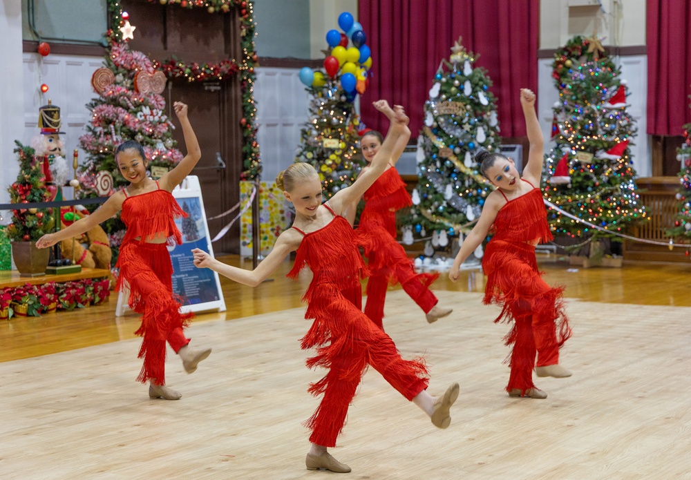 CFAY MWR Hosts Festival of Trees