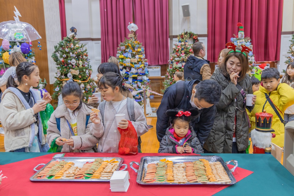 CFAY MWR Hosts Festival of Trees