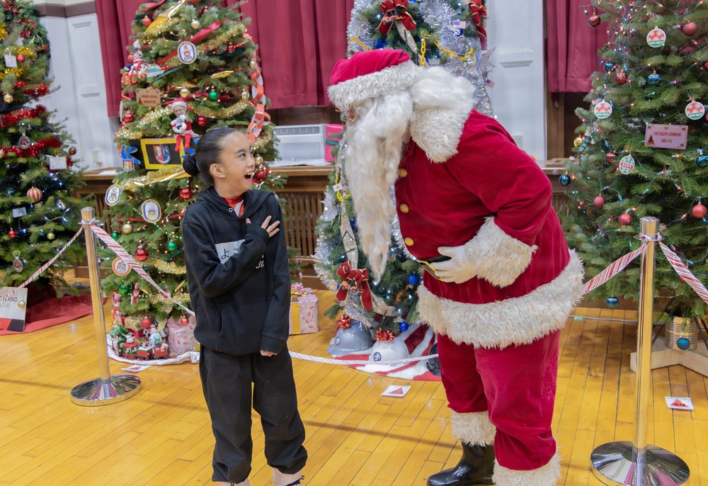 CFAY MWR Hosts Festival of Trees