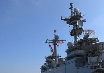 USS Essex (LHD 2) returns from underway
