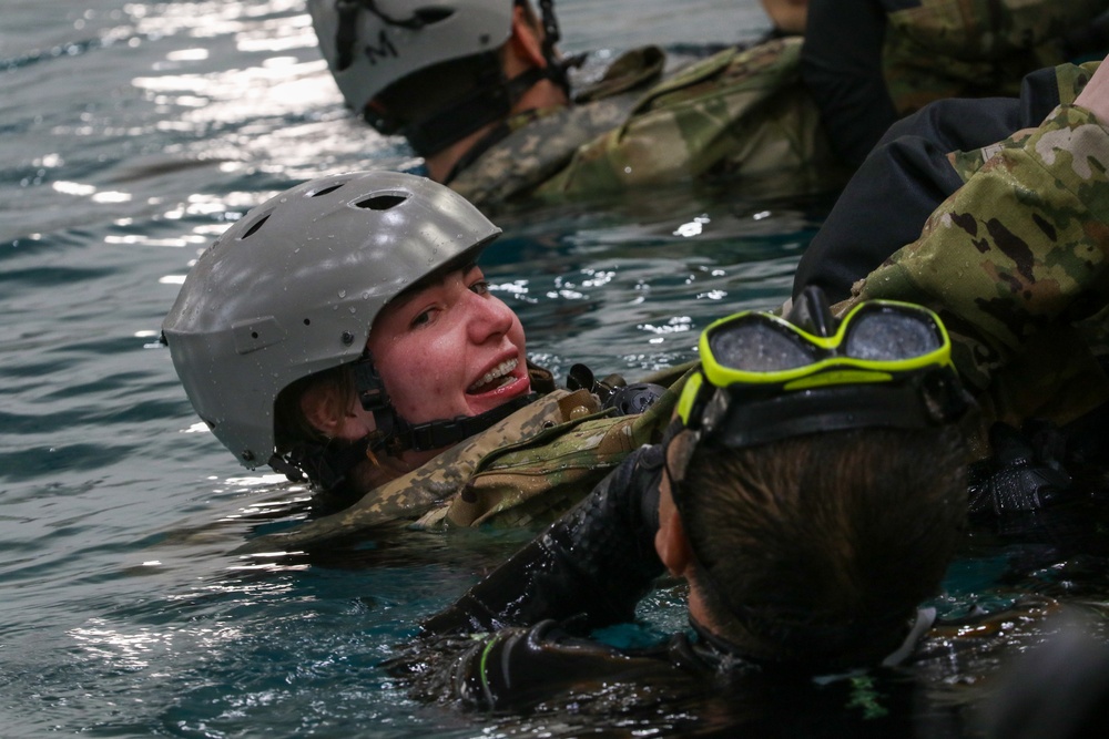 4-2 AB Helicopter Underwater Egress and Overwater Training
