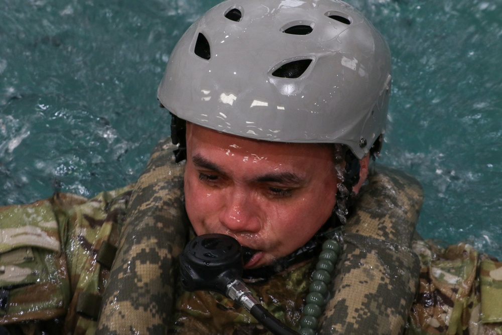 4-2 AB Helicopter Underwater Egress and Overwater Training