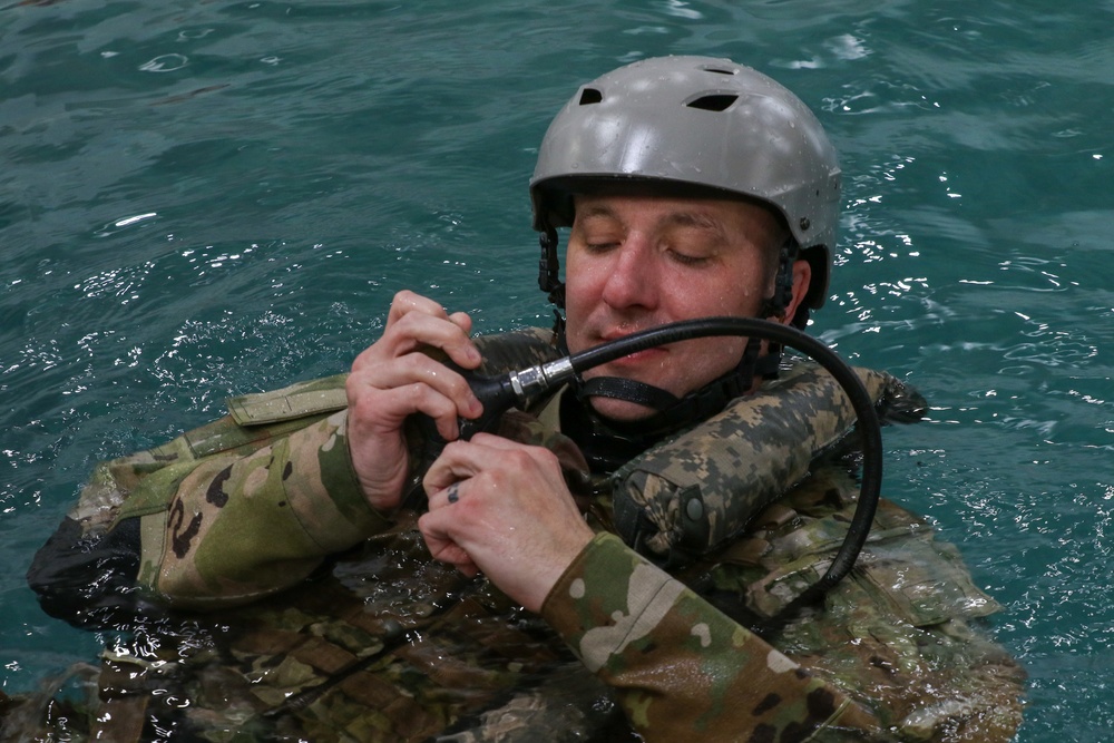 4-2 AB Helicopter Underwater Egress and Overwater Training