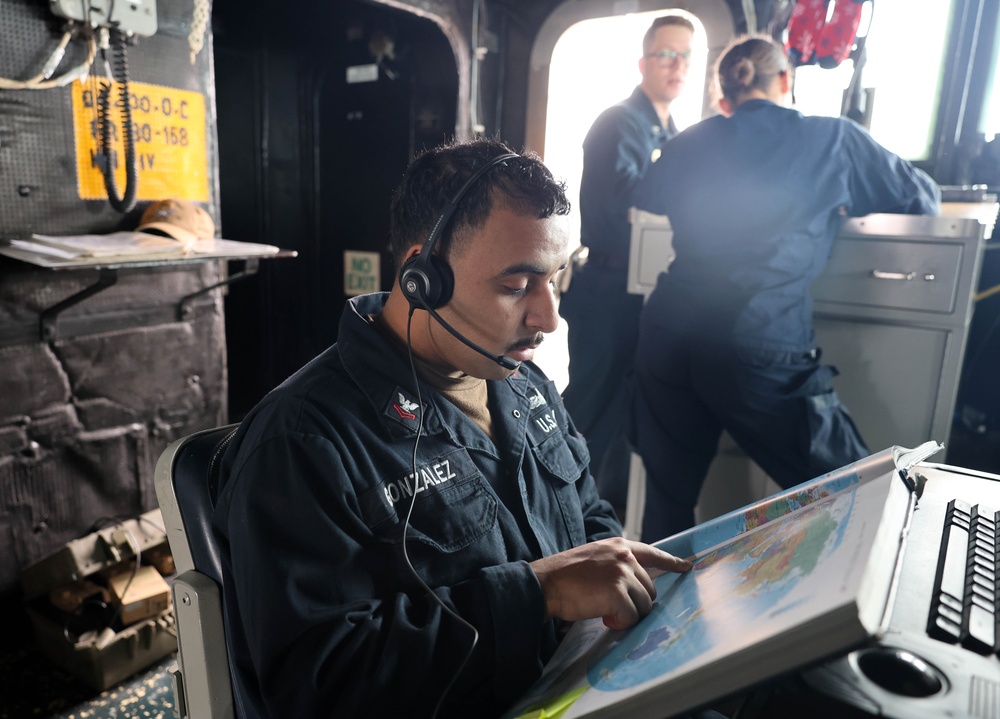 USS Roosevelt (DDG 80) Transits Strait of Hormuz