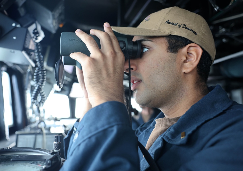 USS Roosevelt (DDG 80) Transits Strait of Hormuz