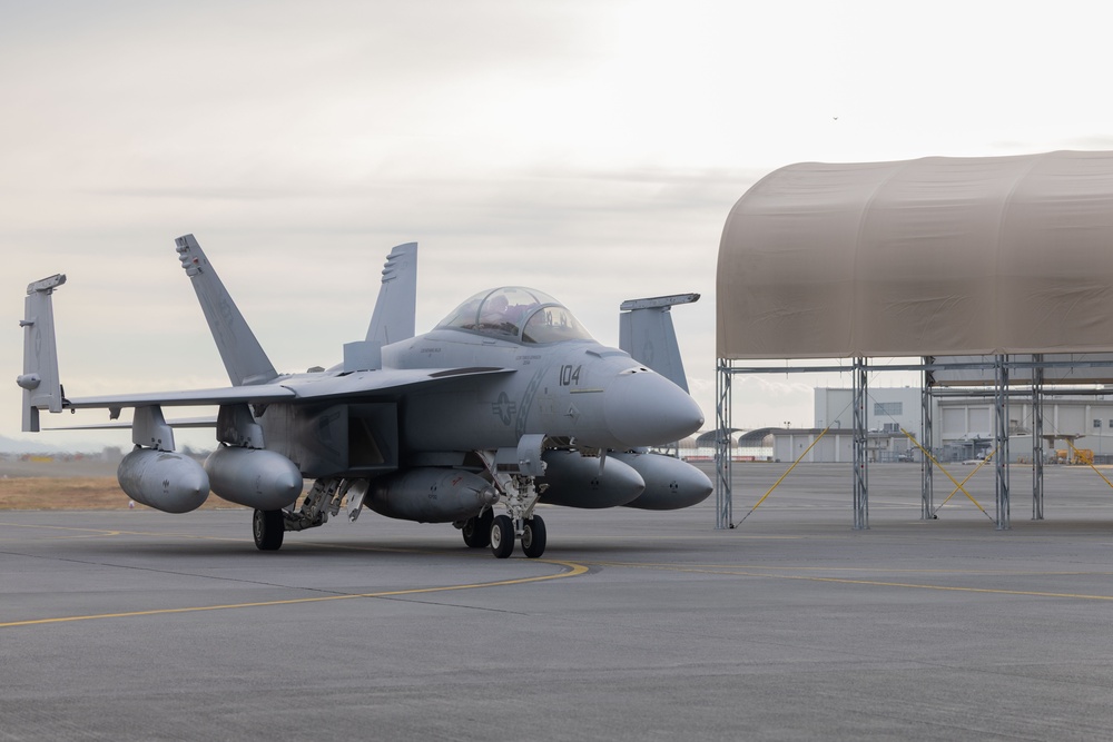 CVW-5 Returns to MCAS Iwakuni