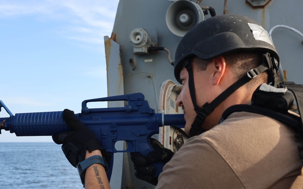 USS Roosevelt (DDG 80) Conducts VBSS Drills in the Gulf of Oman