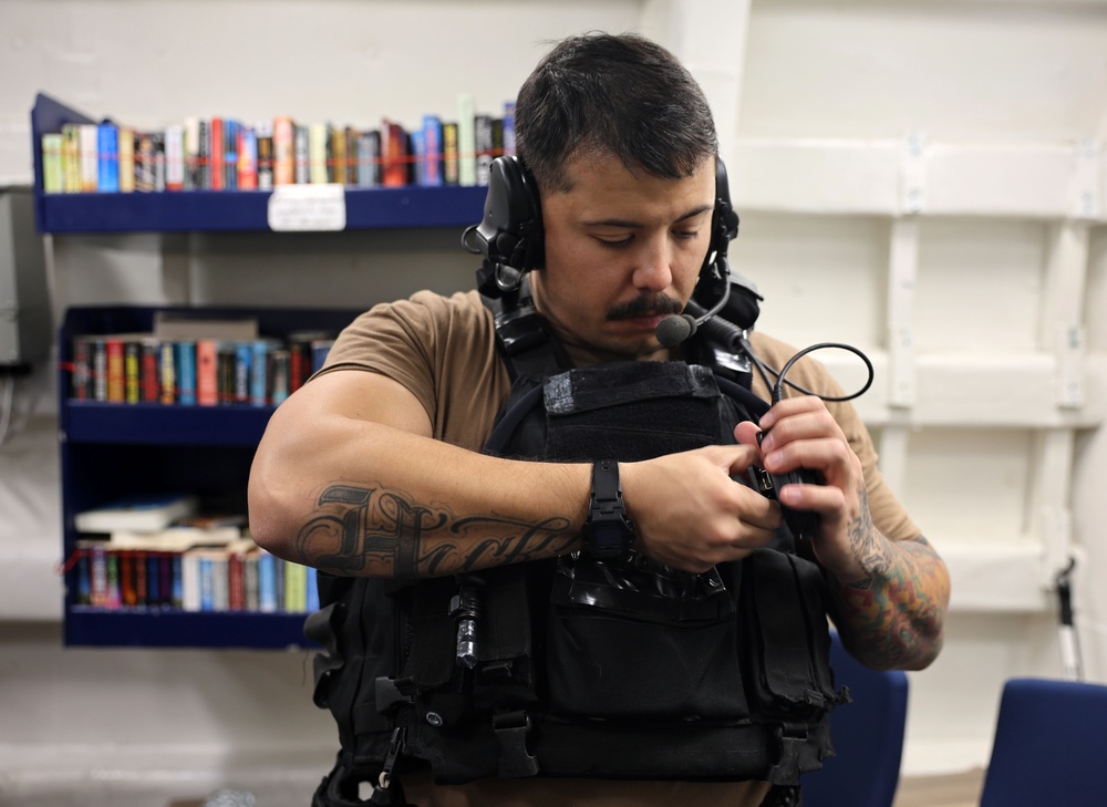 USS Roosevelt (DDG 80) Conducts VBSS Drills in the Gulf of Oman