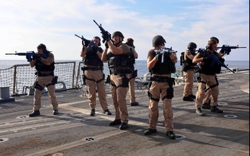USS Roosevelt (DDG 80) Conducts VBSS Drills in the Gulf of Oman
