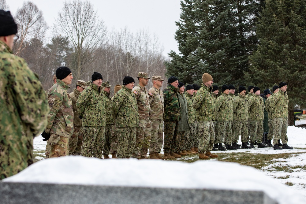 NY guard and reserve honor veterans at Wreaths Across America