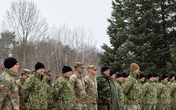 NY guard and reserve honor veterans at Wreaths Across America