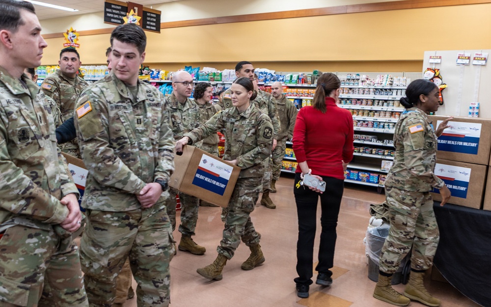 Army Emergency Relief fund pays it forward with Commissary gift cards for Fort Knox Soldiers, Families