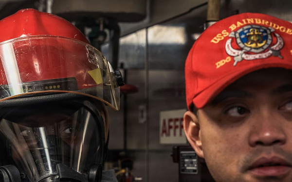 USS Bainbridge Conducts Toxic Gas Drill