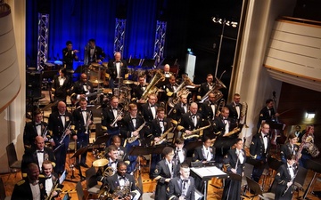 USAREUR-AF Band &amp; Chorus performance in Ansbach from above