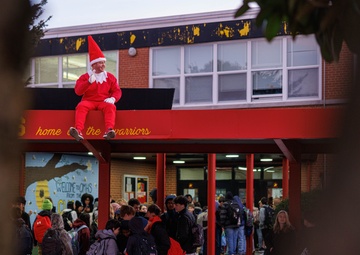 Elf on the Shelf greets Quantico’s students