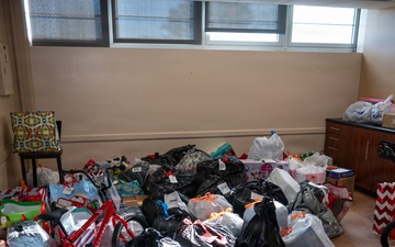 Arnold AFB team rallies to provide Christmas gifts for more than 100 local children