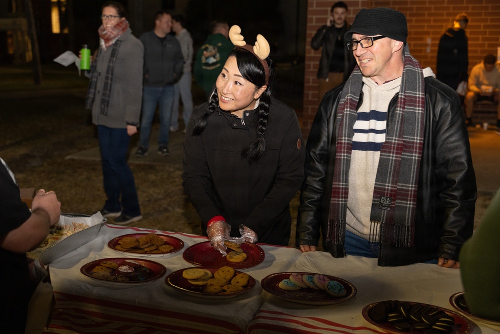 McGuires Pipe Band Plays Carols at NAS Pensacola