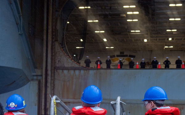 USS Nimitz (CVN 68) Returns to Homeport after 9 Month Deployment