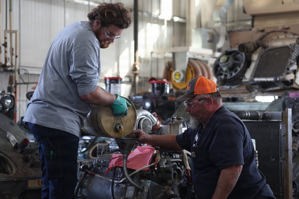 U.S. Fielding Operations Team Assists 1st Armored Brigade Combat Team Equipment Readiness