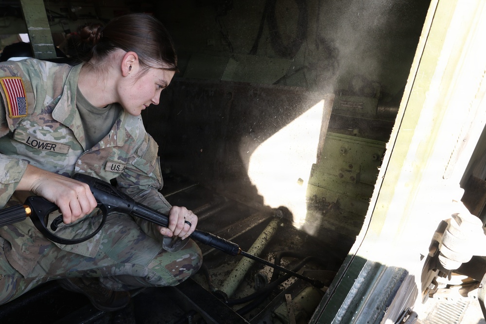 U.S. Fielding Operations Team Assists 1st Armored Brigade Combat Team Equipment Readiness