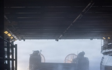 22nd MEU(SOC) | LCAC Operations Aboard the USS Iwo Jima