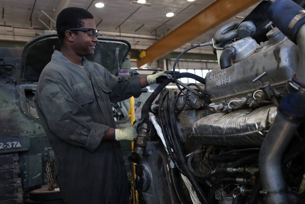 U.S. Fielding Operations Team Assists 1st Armored Brigade Combat Team Equipment Readiness