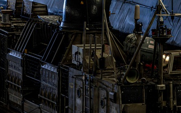 Kearsarge Conducts LCAC Operations