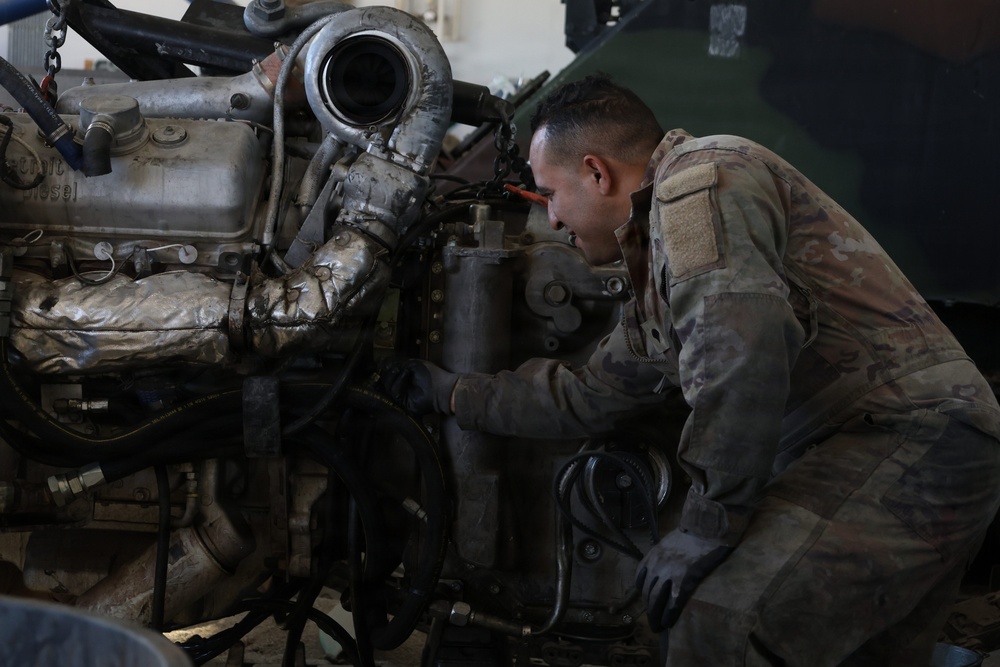U.S. Fielding Operations Team Assists 1st Armored Brigade Combat Team Equipment Readiness