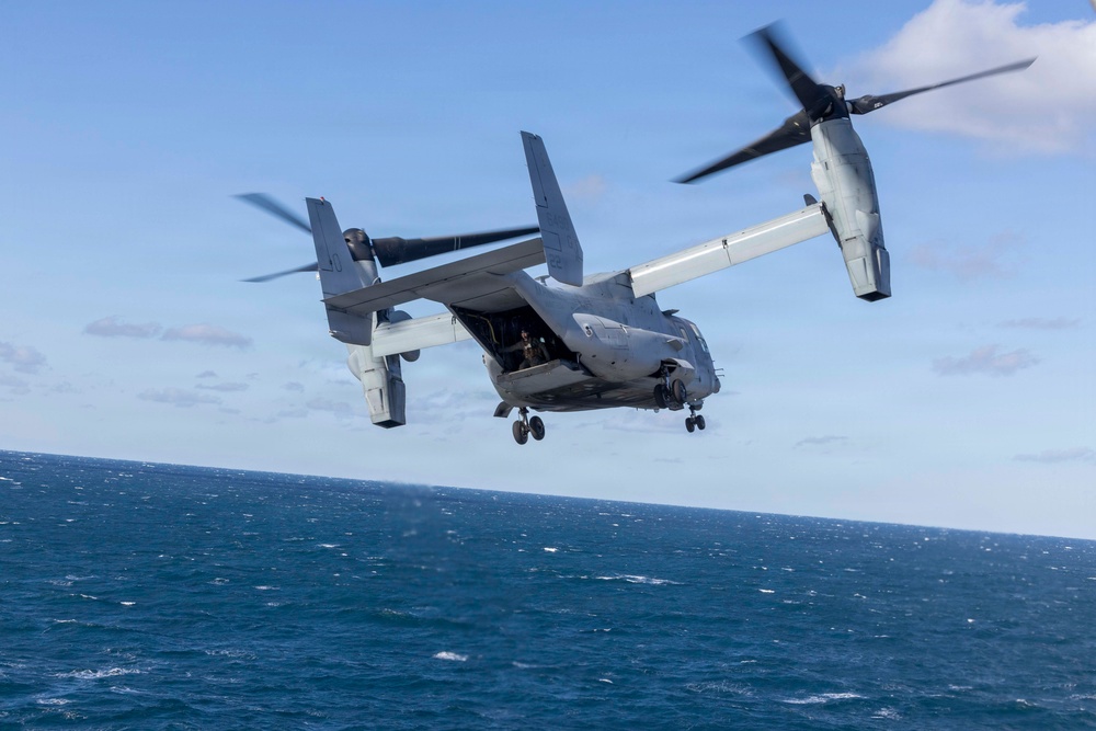 USS Kearsarge Conducts Osprey Flight Operations