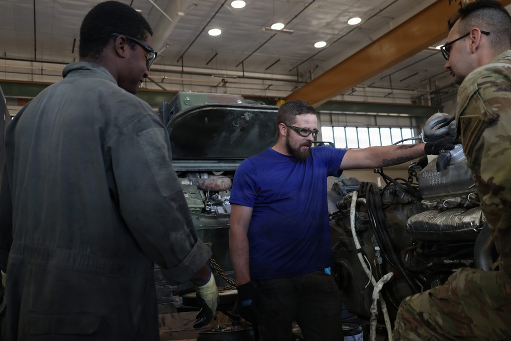 U.S. Fielding Operations Team Assists 1st Armored Brigade Combat Team Equipment Readiness