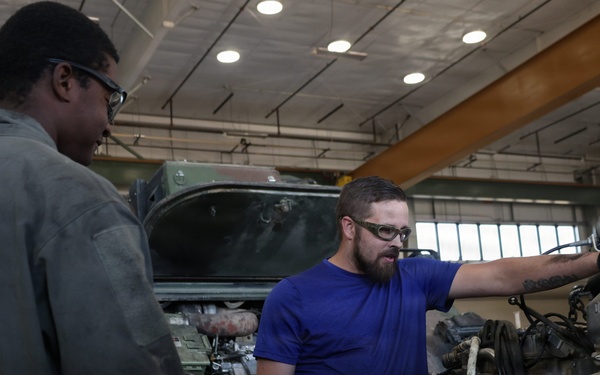 U.S. Fielding Operations Team Assists 1st Armored Brigade Combat Team Equipment Readiness