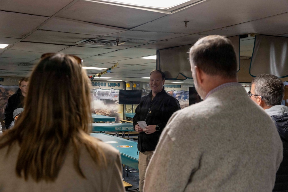 USS Kearsarge Host Canadian Tour