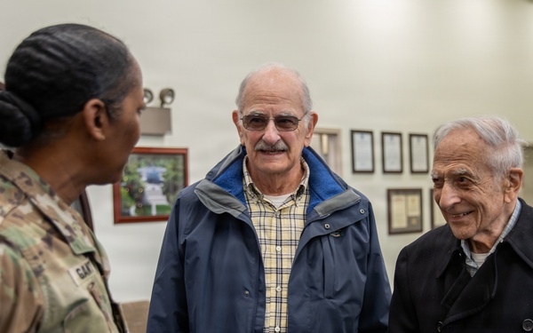 Retired U.S. Army Col. Frank Cohn visits JTF-NCR/USAMDW