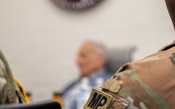 Retired U.S. Army Col. Frank Cohn visits JTF-NCR/USAMDW