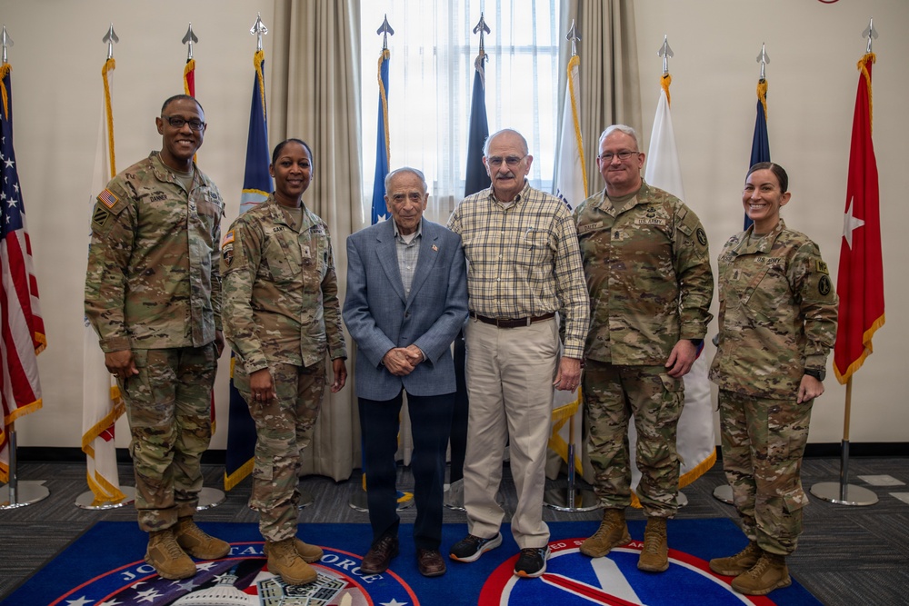 Retired U.S. Army Col. Frank Cohn visits JTF-NCR/USAMDW