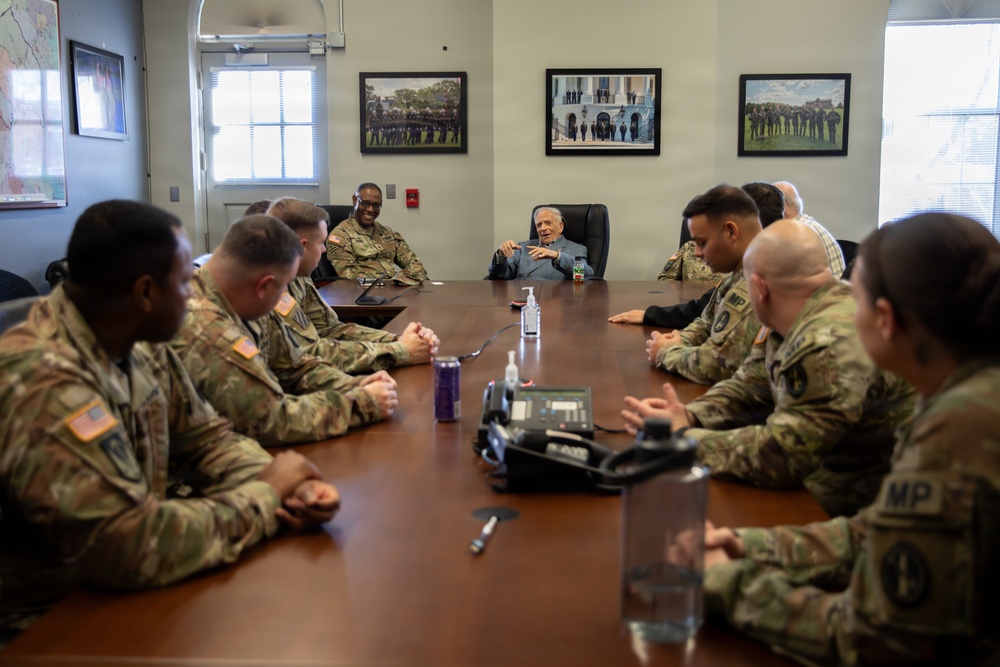 Retired U.S. Army Col. Frank Cohn visits JTF-NCR/USAMDW