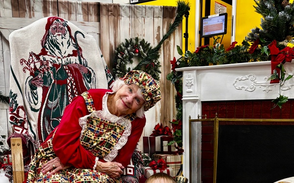 Holiday Magic Brings Together Army and Air National Guard Members and Families