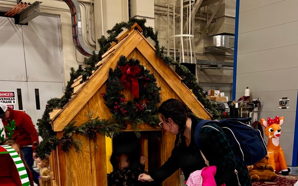 Holiday Magic Brings Together Army and Air National Guard Members and Families